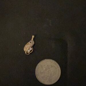 14kt yellow gold diamond freeform pendant (C638)